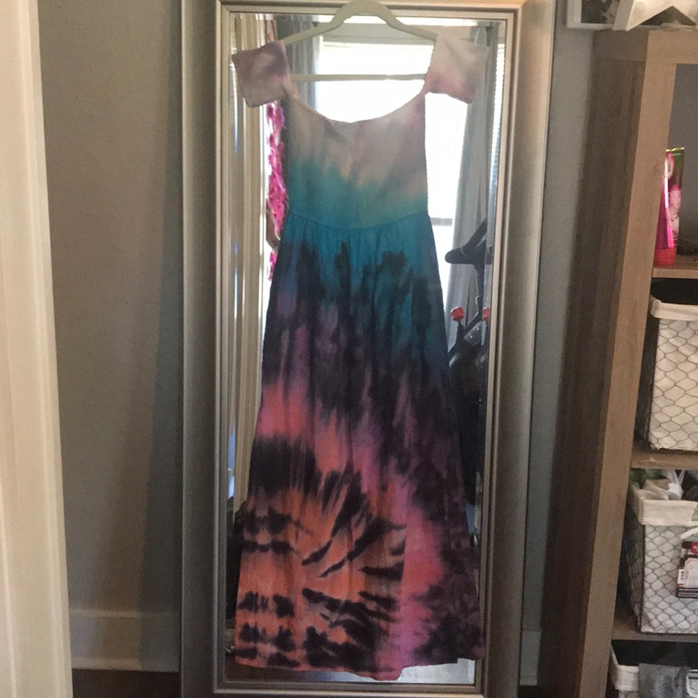 Brightly twisted cap sleeve off shoulder dress